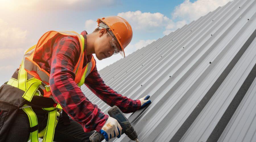 Professional gutter cleaning in Benton, CA